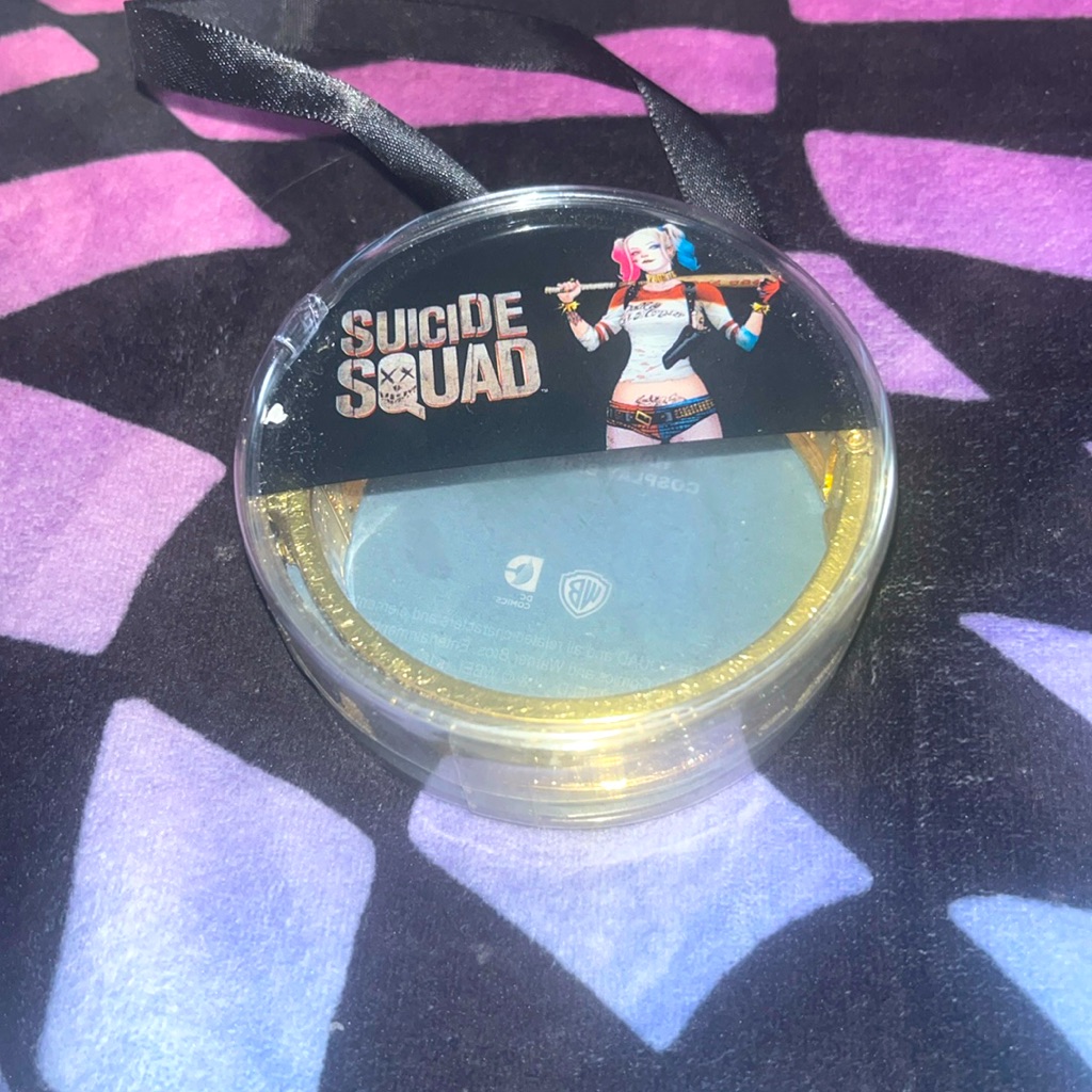 BnwtHarley Quinn Suicide Squad Cosplay Gold Bling CuffRare 20$